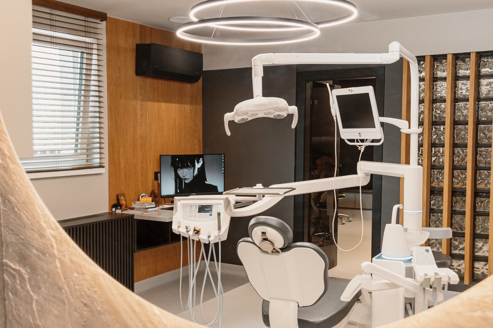 Cabinet de tratament — Megabite Dental Office
